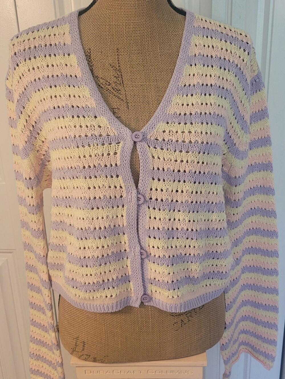Pastels Lightweight Button-Front Cardigan, NWOT, M, BEAUTIFUL 💜💛🩷